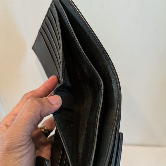 Gucci Black and Beige Wallet - Picture 9 of 12